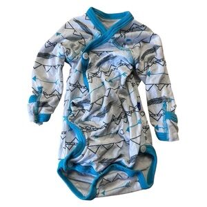 Kickee Pants Blue Feather Arrow Print Kimono Long Sleeve Onesie Size 0-3 Months